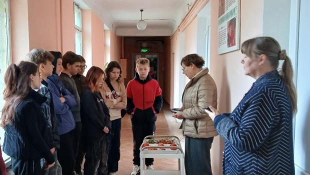 Екскурсія для учнів 8-9 класів КЗ «Мерефянська Гімназія №7» в Інституті овочівництва і баштанництва НААН