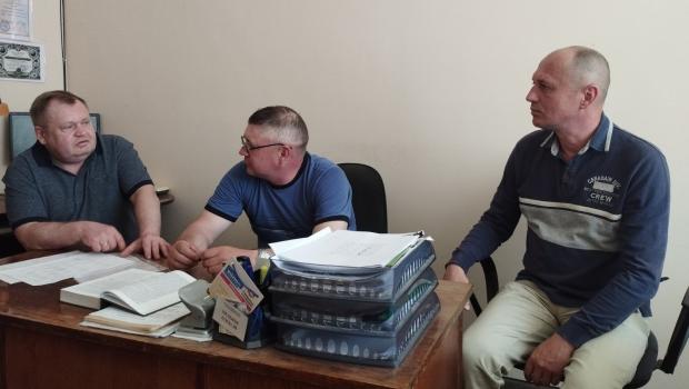 Working meeting between Dr. O.V. Melnуk, a researcher at the institute, and faculty members of the Department of Agricultural Engineering at the State University of Biotechnology