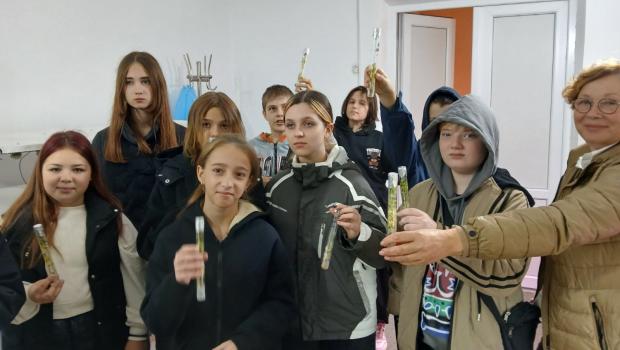 Екскурсія для учнів 7 класу КЗ «Мерефянська Гімназія №7» в Інституті овочівництва і баштанництва НААН