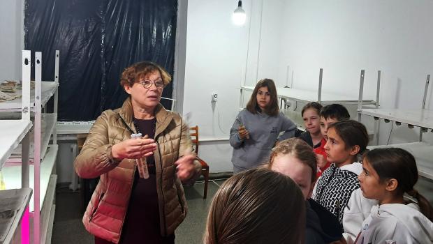 Екскурсія для учнів 5-6 класів КЗ «Мерефянська Гімназія №7» в Інституті овочівництва і баштанництва НААН